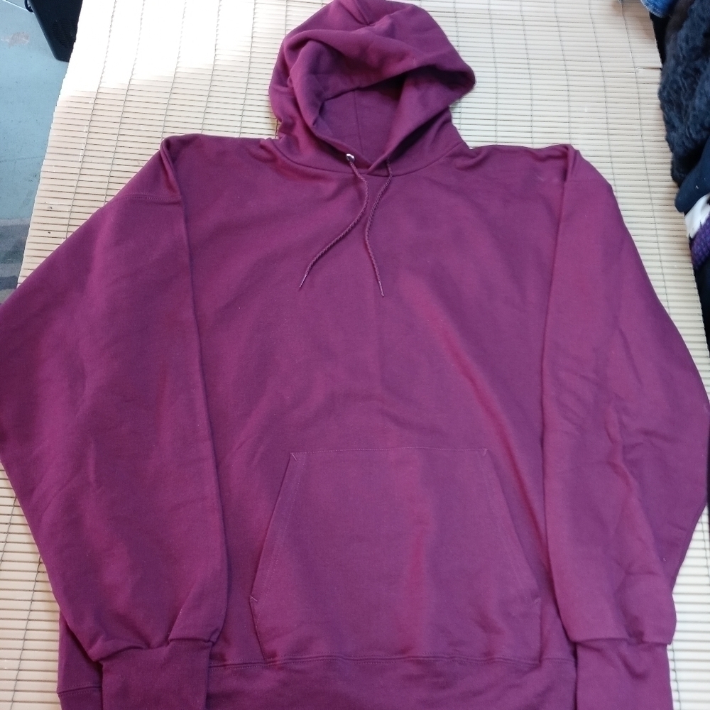 Haynes men's burgundy ultimate cotton fleece long sleeve pullover hoodie sz XL.